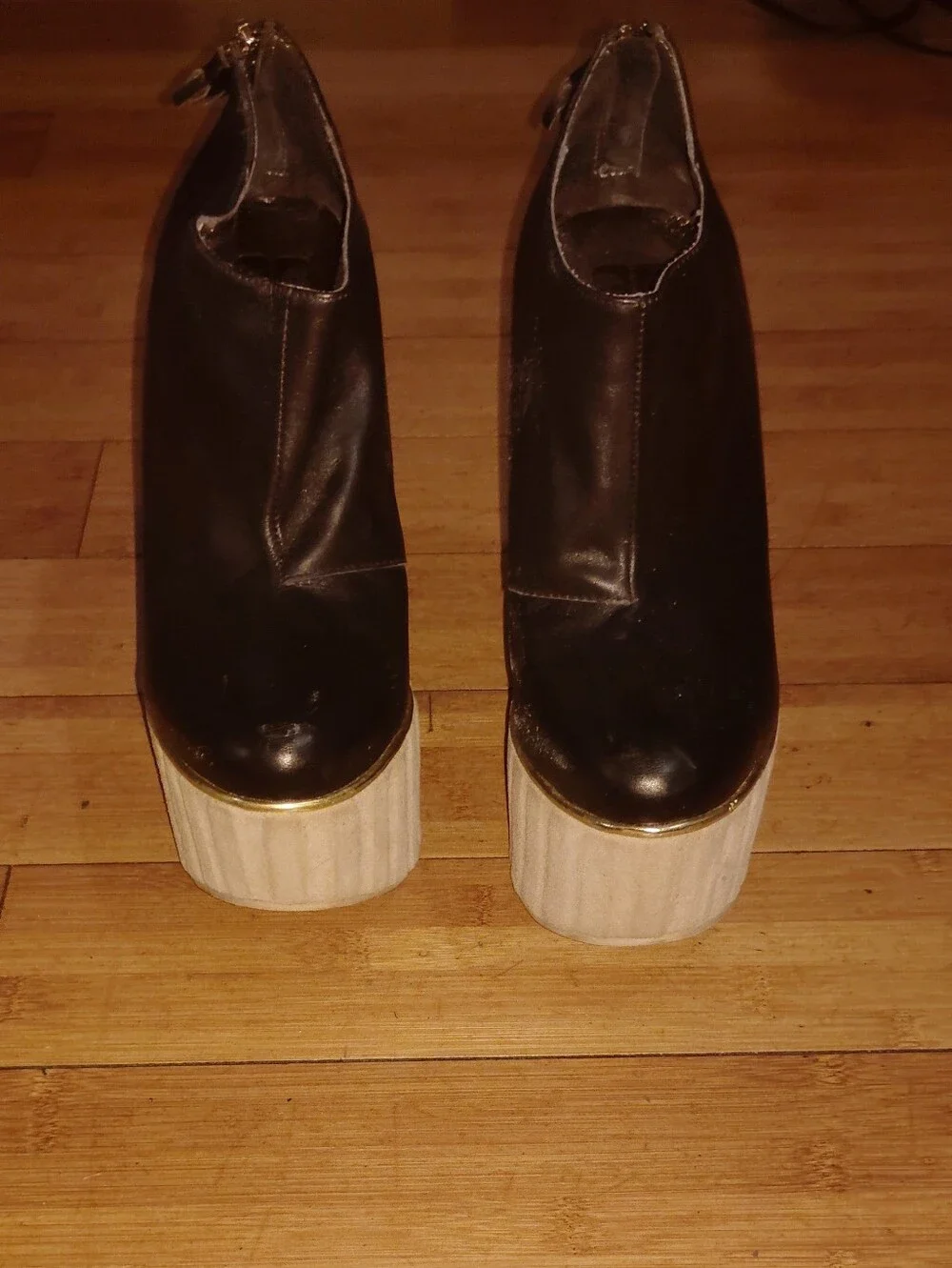 Elly Clay black Leather And Ultrasuede Platform Wedges Sz 10
